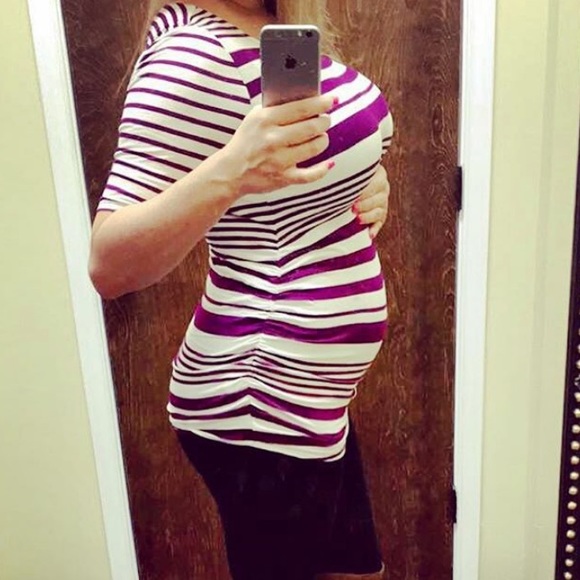 Jessica Simpson Tops - Jessica Simpson Maternity Top size Medium